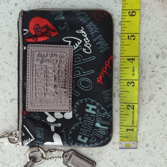 Coach Poppy Graffiti Wristlet Rare Print 2010 - Picture 10 of 11